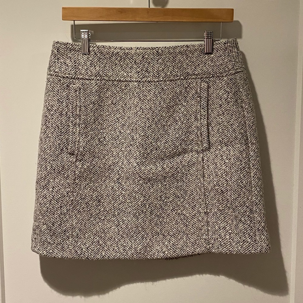 LOFT skirt with pockets